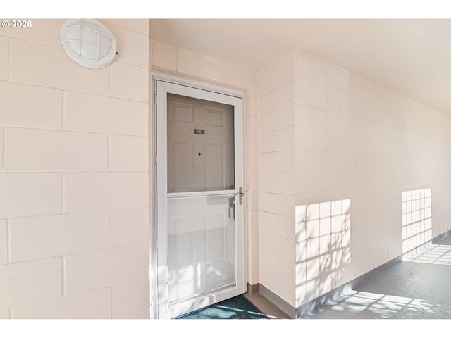 6605 W BURNSIDE Rd 112, Portland, OR 97210