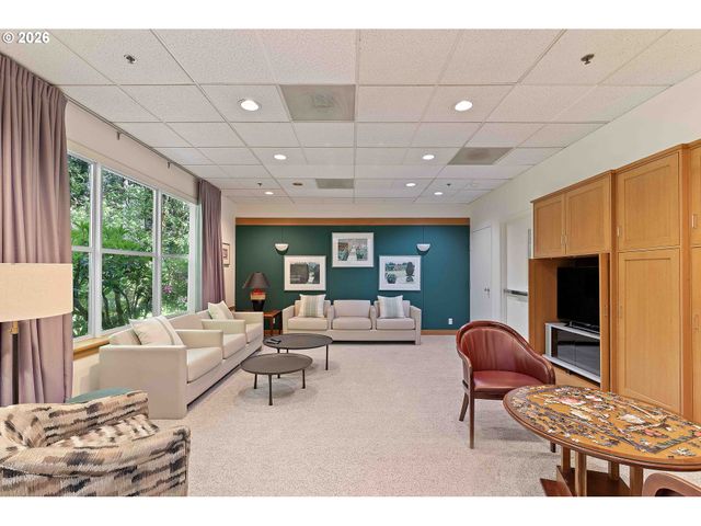 6605 W BURNSIDE Rd 112, Portland, OR 97210