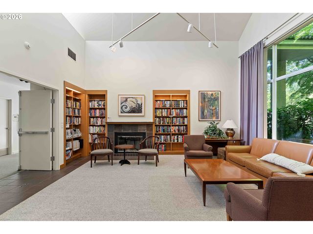 6605 W BURNSIDE Rd 112, Portland, OR 97210