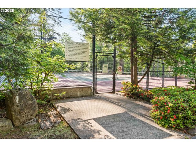 6605 W BURNSIDE Rd 112, Portland, OR 97210