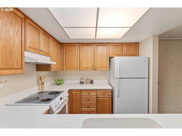 6605 W BURNSIDE Rd 112, Portland, OR 97210