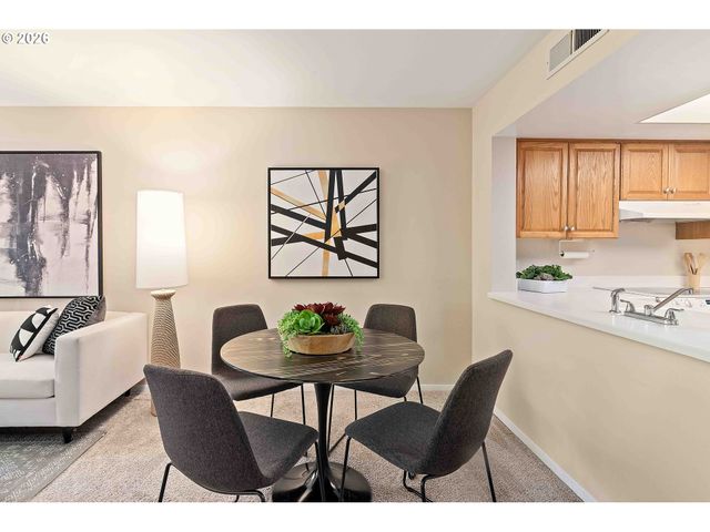 6605 W BURNSIDE Rd 112, Portland, OR 97210