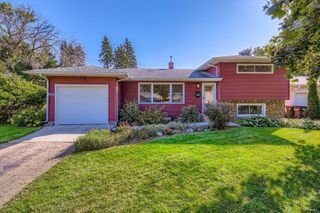 126 20th Avenue N, South Saint Paul, MN 55075