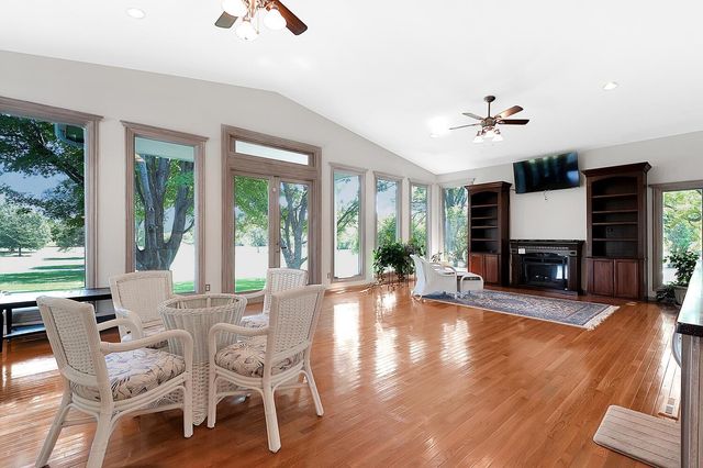 114 S Lakeside Dr, Andover, KS 67002