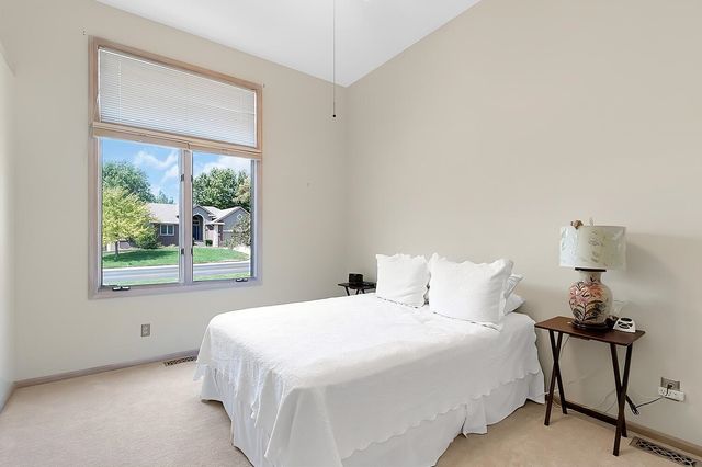 114 S Lakeside Dr, Andover, KS 67002