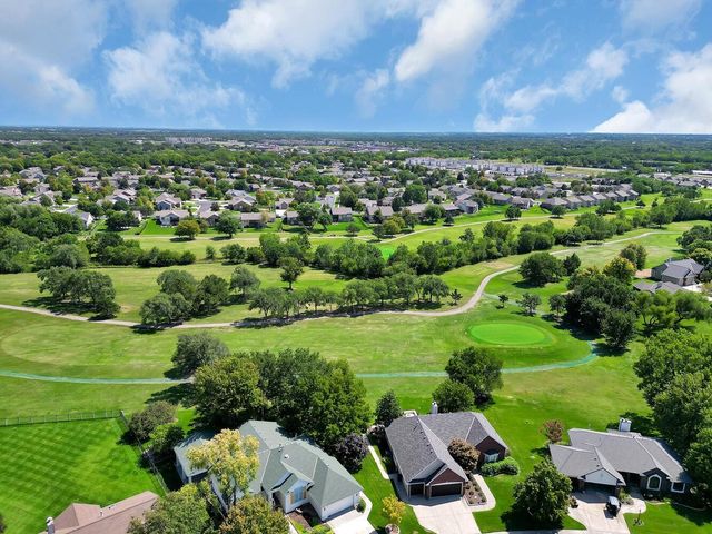 114 S Lakeside Dr, Andover, KS 67002