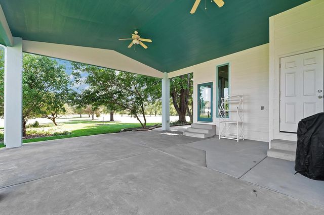 114 S Lakeside Dr, Andover, KS 67002