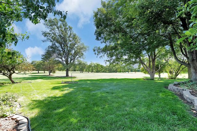 114 S Lakeside Dr, Andover, KS 67002