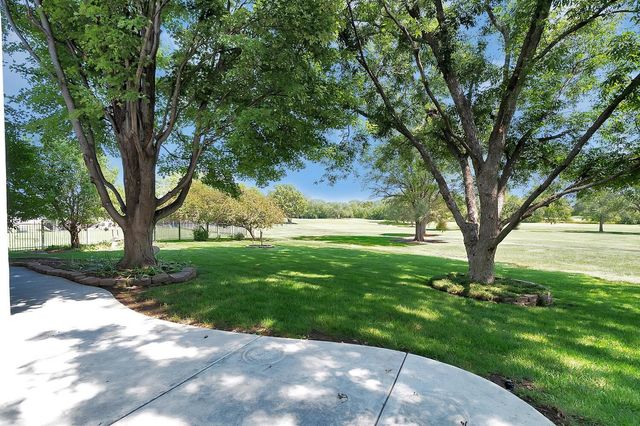 114 S Lakeside Dr, Andover, KS 67002