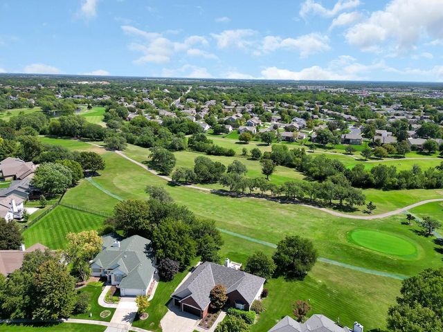 114 S Lakeside Dr, Andover, KS 67002