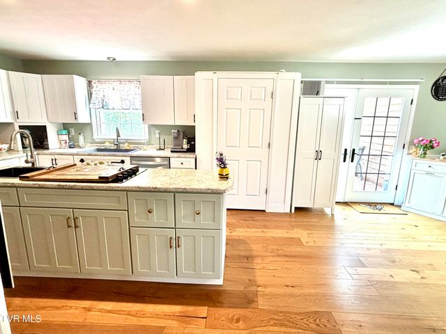 4946 Pole Bridge Road, Wise, VA 24293