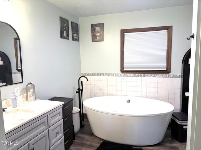 4946 Pole Bridge Road, Wise, VA 24293