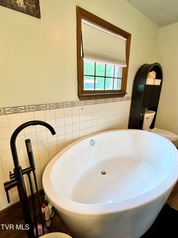 4946 Pole Bridge Road, Wise, VA 24293
