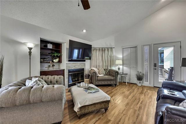 2919 N Rivers Edge Boulevard, Crystal River, FL 34429