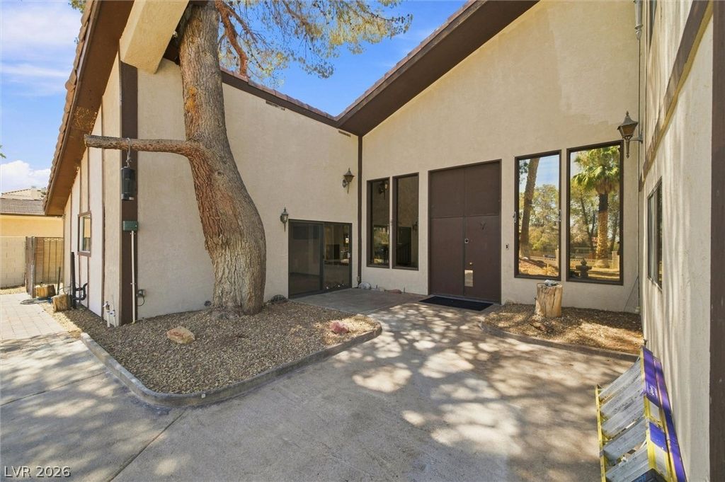 3075 Rosanna Street, Las Vegas, NV 89117 — photo 3