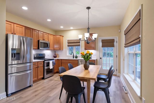 27 Hillman Loop, Round Lake, NY 12151