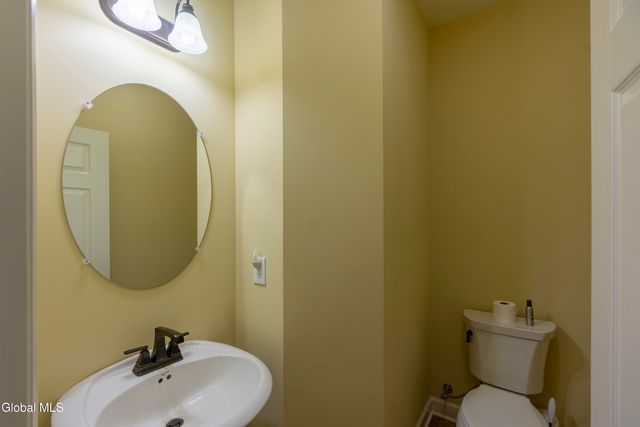 27 Hillman Loop, Round Lake, NY 12151