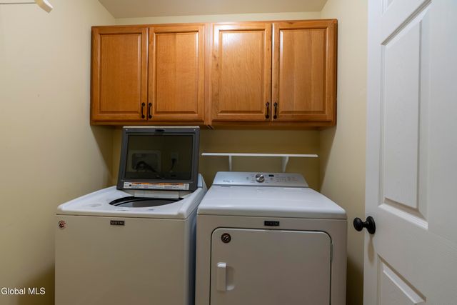 27 Hillman Loop, Round Lake, NY 12151