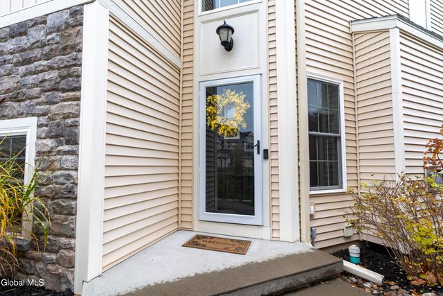 27 Hillman Loop, Round Lake, NY 12151