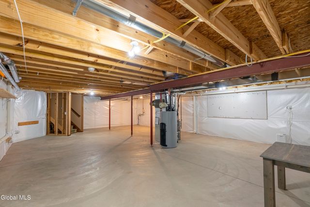 27 Hillman Loop, Round Lake, NY 12151