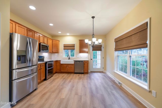 27 Hillman Loop, Round Lake, NY 12151