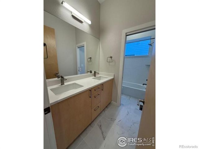 727 Kubat Lane B, Longmont, CO 80503