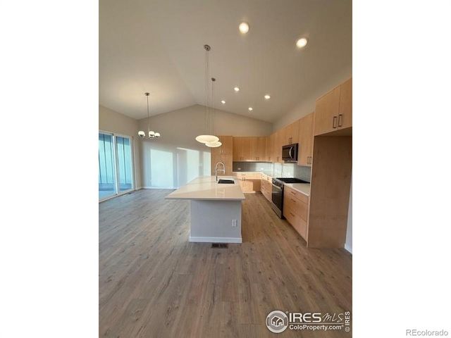 727 Kubat Lane B, Longmont, CO 80503