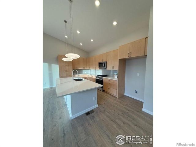 727 Kubat Lane B, Longmont, CO 80503