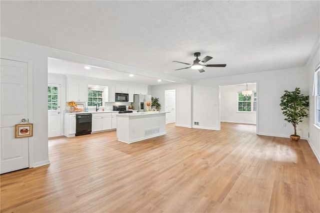 3735 Stonewall NW Drive, Kennesaw, GA 30152