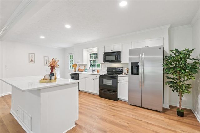 3735 Stonewall NW Drive, Kennesaw, GA 30152