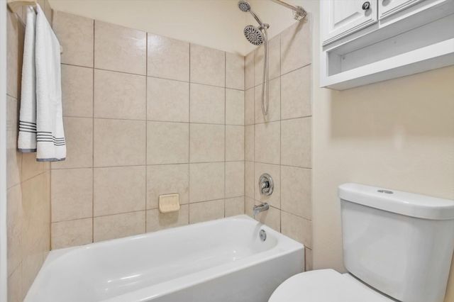 1722 Sun Point Court, Humble, TX 77396