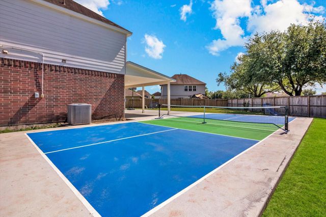 1722 Sun Point Court, Humble, TX 77396