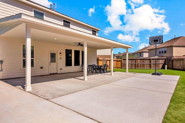 1722 Sun Point Court, Humble, TX 77396