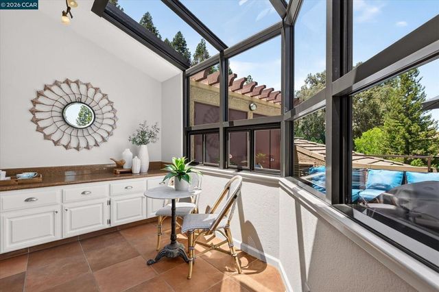 3279 Mt Diablo Ct 18, Lafayette, CA 94549
