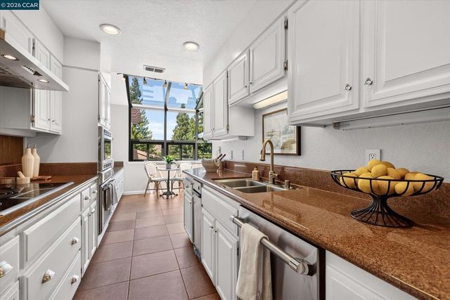 3279 Mt Diablo Ct 18, Lafayette, CA 94549