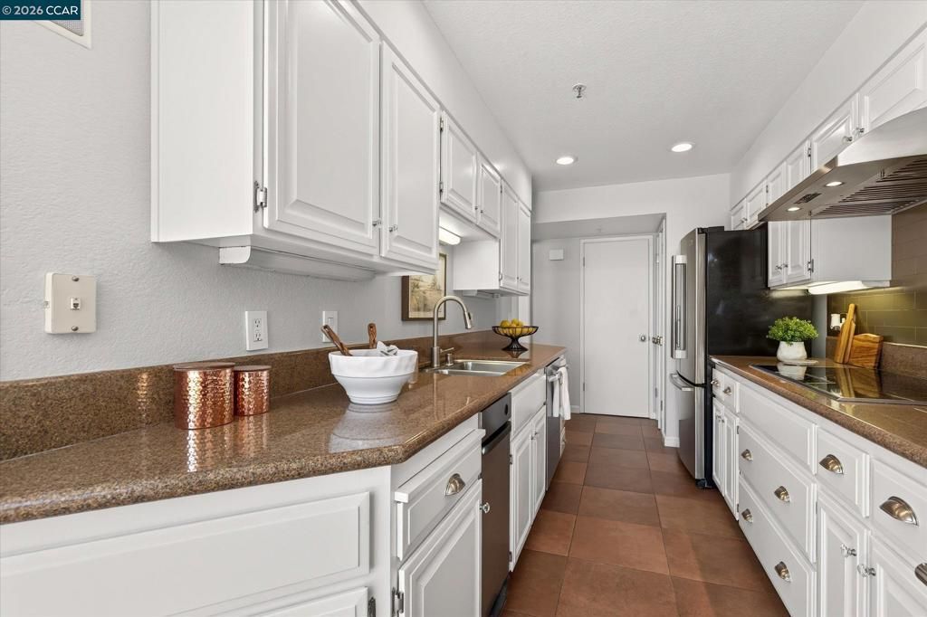 Image 16 of property listing at 3279 Mt Diablo Ct 18, Lafayette, CA 94549
