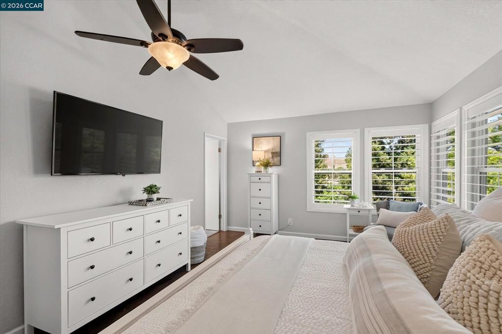 Image 22 of property listing at 3279 Mt Diablo Ct 18, Lafayette, CA 94549