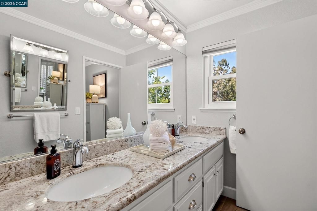 Image 25 of property listing at 3279 Mt Diablo Ct 18, Lafayette, CA 94549