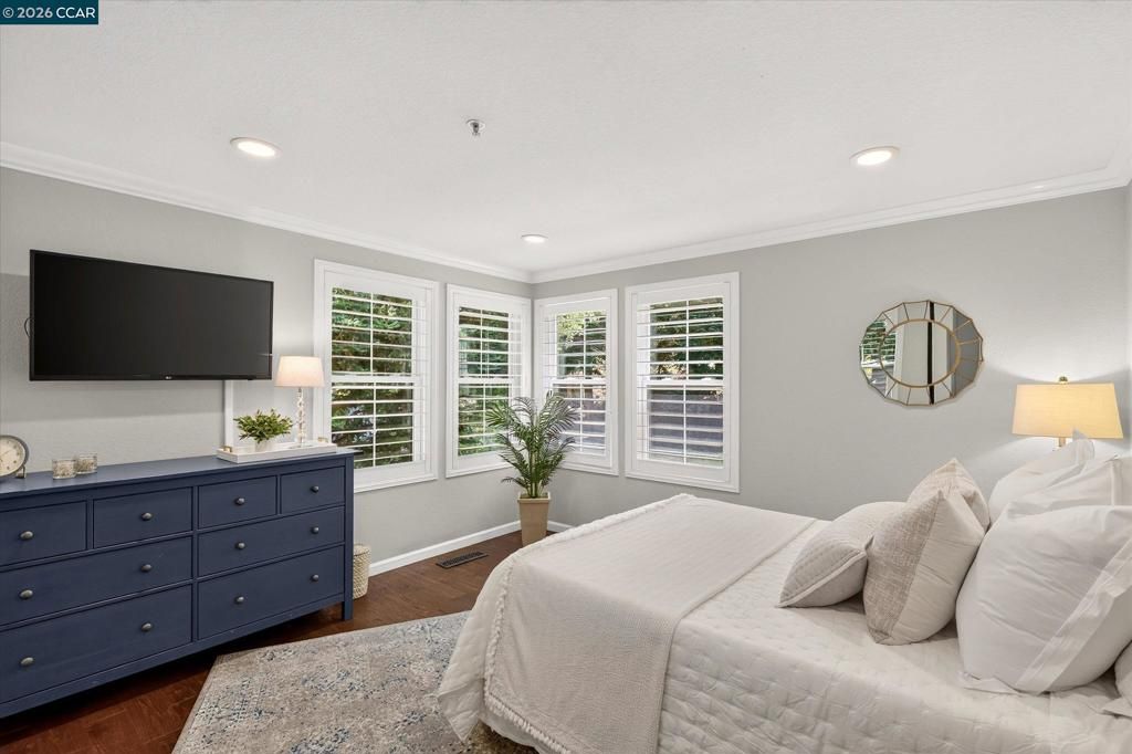 Image 27 of property listing at 3279 Mt Diablo Ct 18, Lafayette, CA 94549