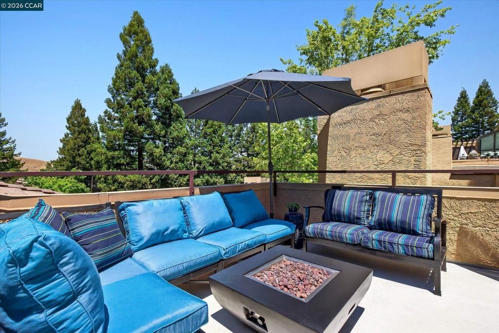 Image 31 of property listing at 3279 Mt Diablo Ct 18, Lafayette, CA 94549