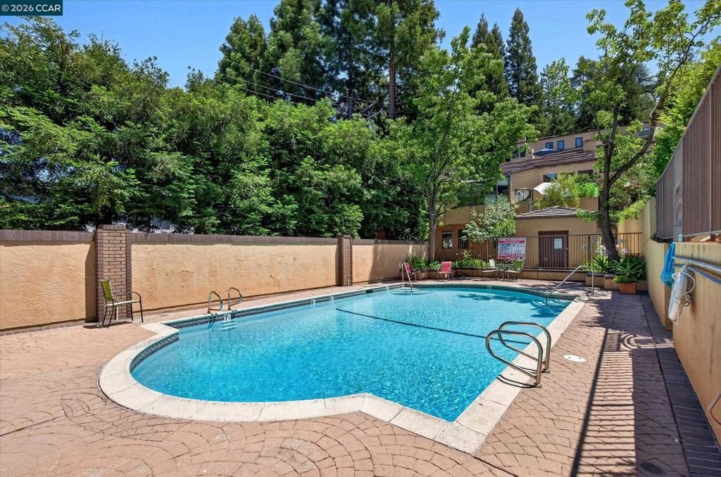 Image 37 of property listing at 3279 Mt Diablo Ct 18, Lafayette, CA 94549