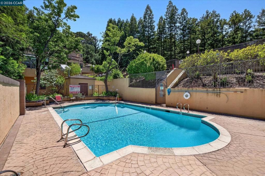 Image 38 of property listing at 3279 Mt Diablo Ct 18, Lafayette, CA 94549