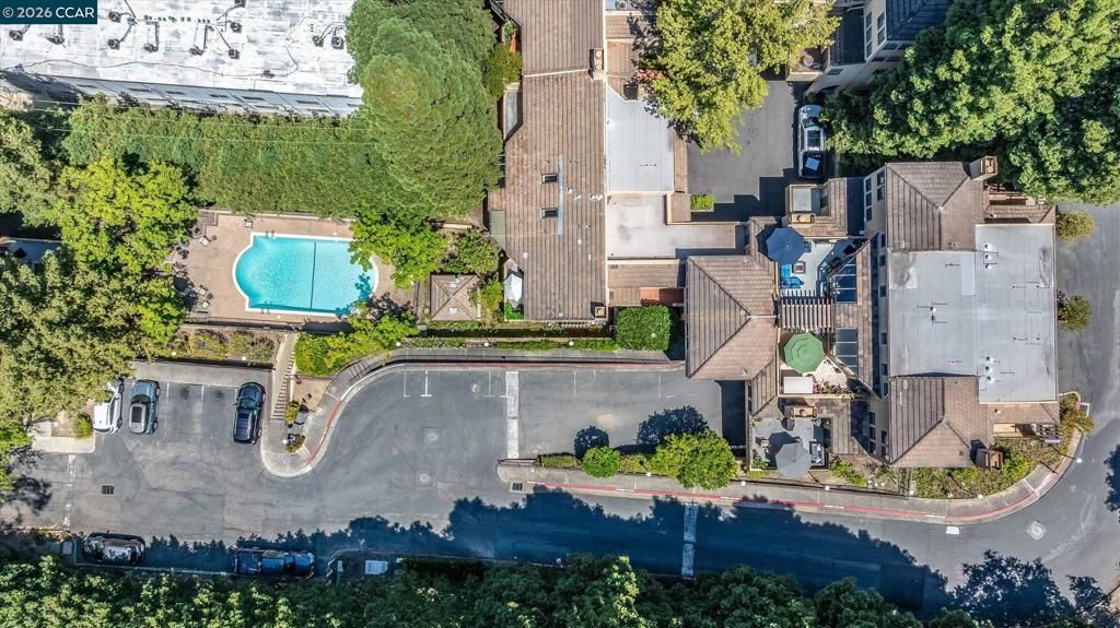 Image 42 of property listing at 3279 Mt Diablo Ct 18, Lafayette, CA 94549