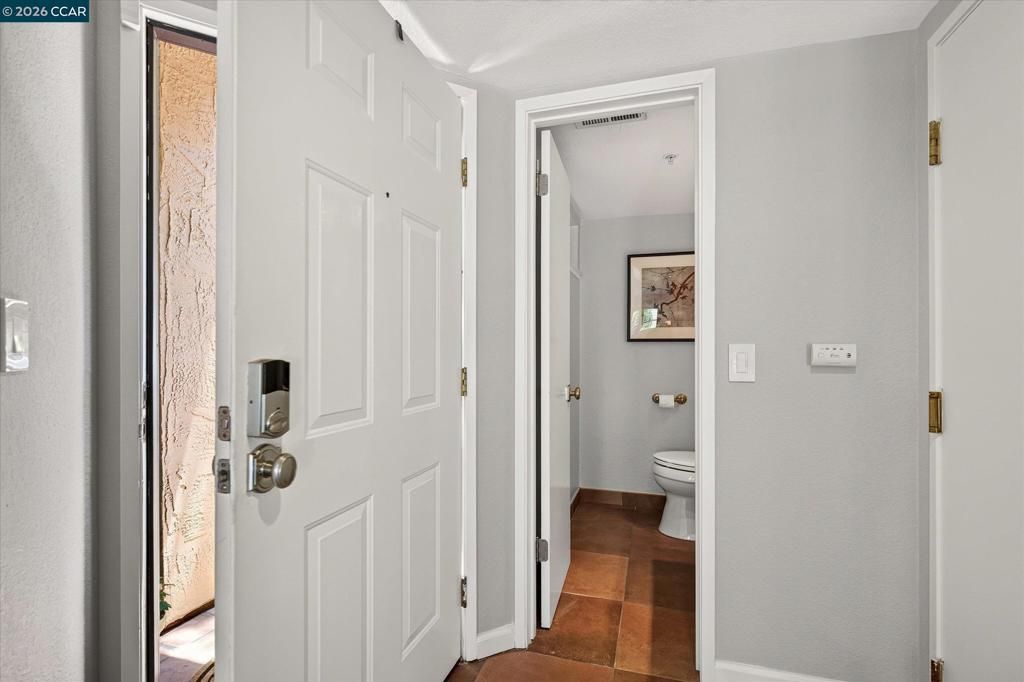 Image 7 of property listing at 3279 Mt Diablo Ct 18, Lafayette, CA 94549