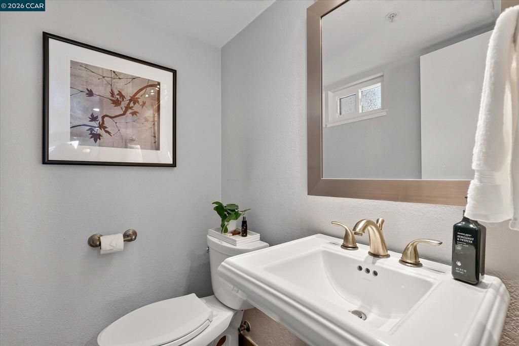 Image 8 of property listing at 3279 Mt Diablo Ct 18, Lafayette, CA 94549