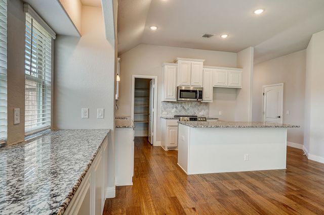 514 Zinnia Loop, Midlothian, TX 76065