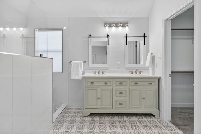 131 N Showhorse DR, Liberty Hill, TX 78642