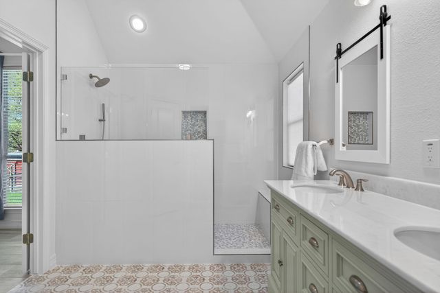 131 N Showhorse DR, Liberty Hill, TX 78642