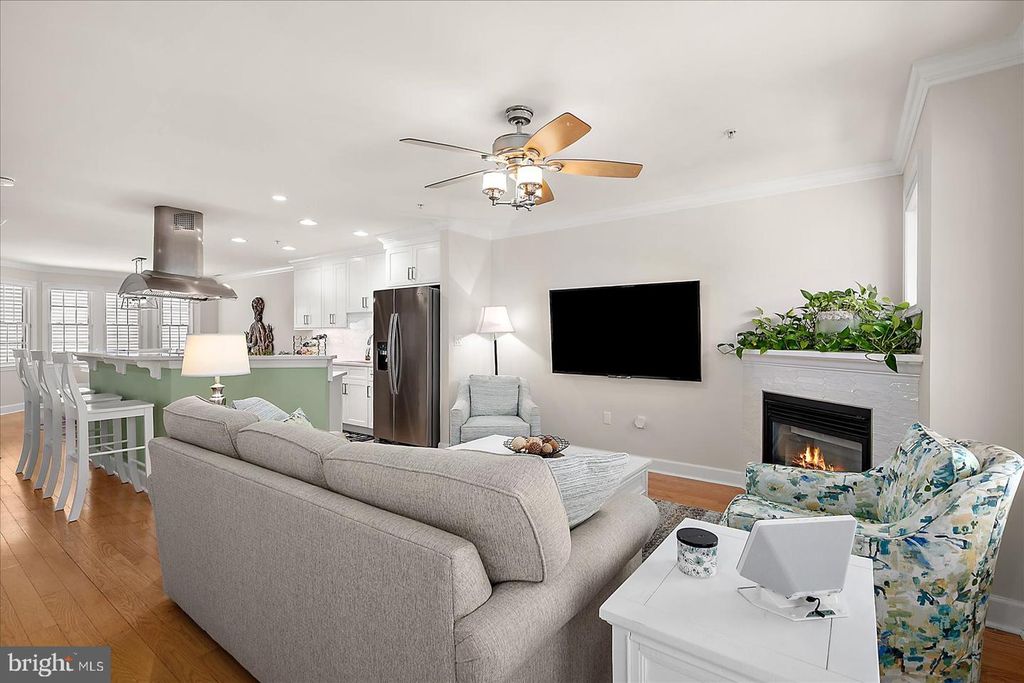 Image 13 of property listing at 208 7TH ST #2, Ocean City, MD 21842
