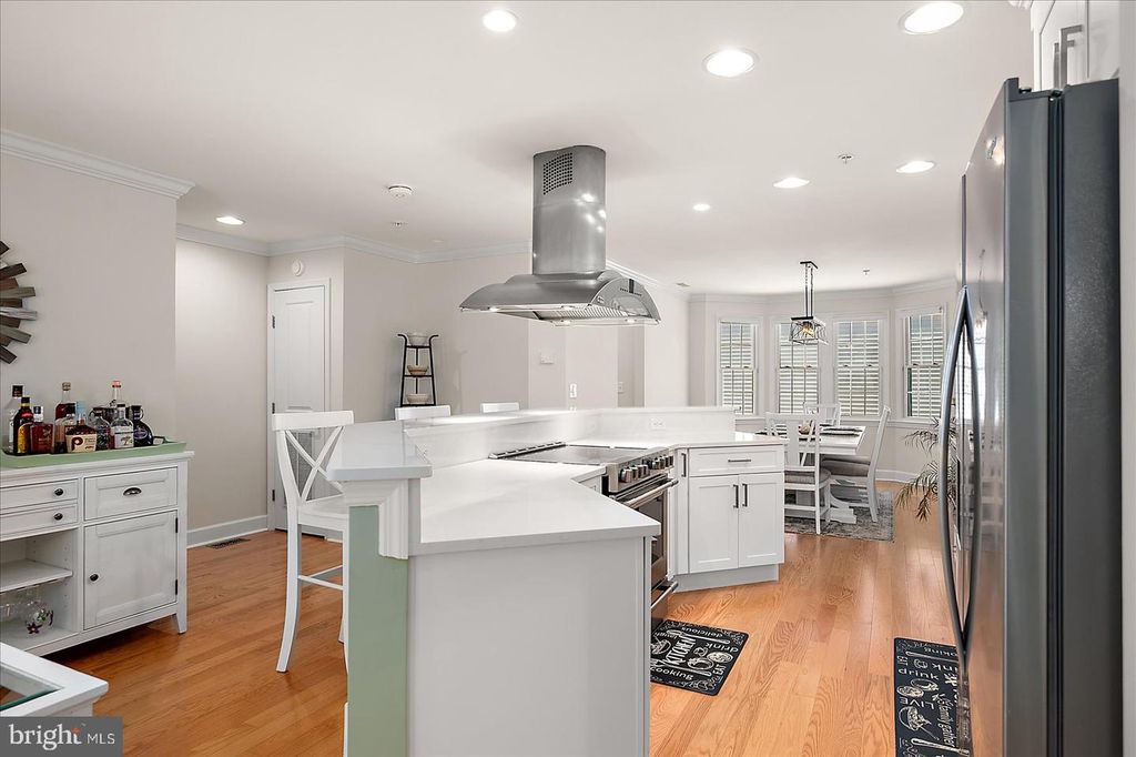 Image 16 of property listing at 208 7TH ST #2, Ocean City, MD 21842